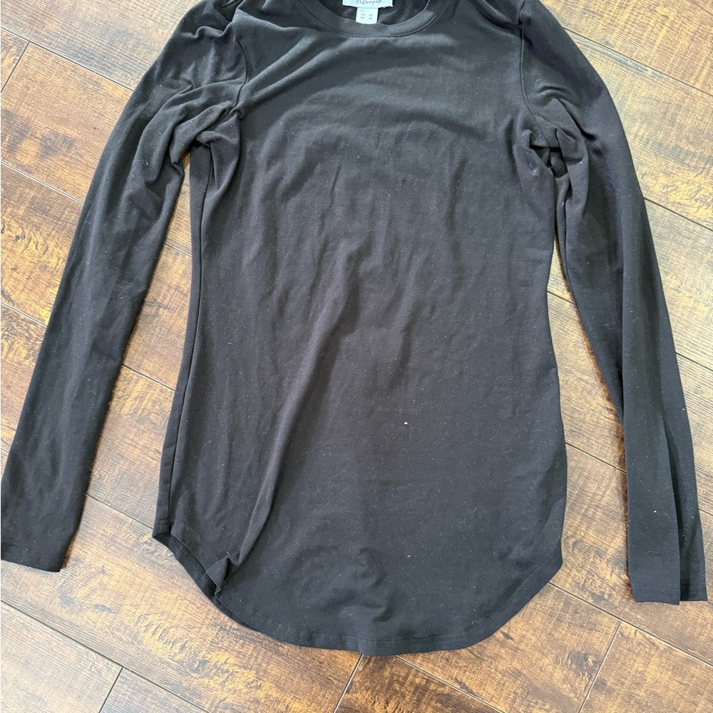 Dolphin hem Black long sleeve